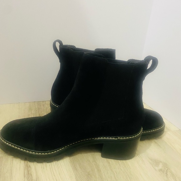 Bernardo Women's Black Ankle Boots - Picture 10 of 12